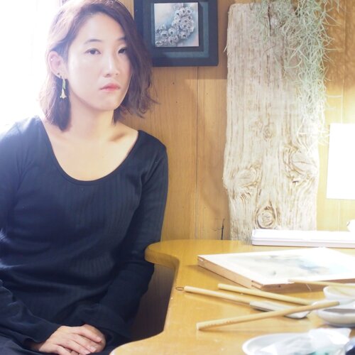 Follow Ayano Nakajima on Select