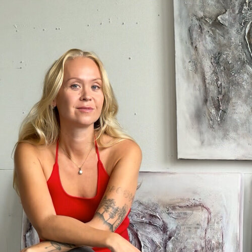 Follow Emmi Ohraniemi on Select