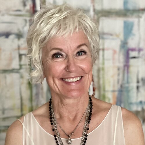 Follow Stephanie Visser on Select
