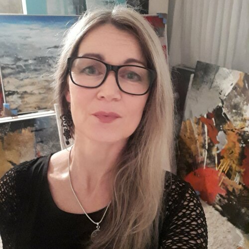 Follow Martina Hartusch on Select