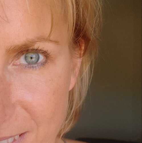 Follow Sandrine Hartmann on Select