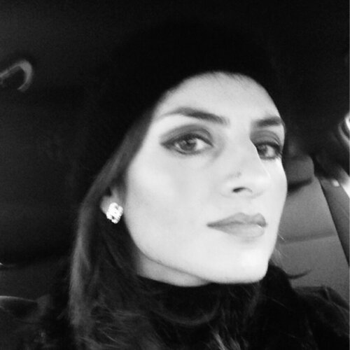 Follow Simona Messina on Select
