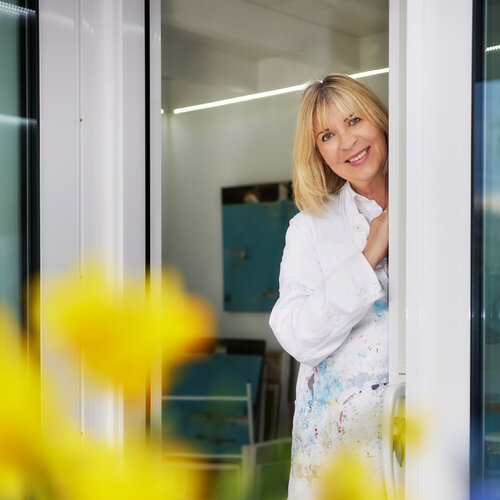 Follow Birgit Theissen-Becker on Select