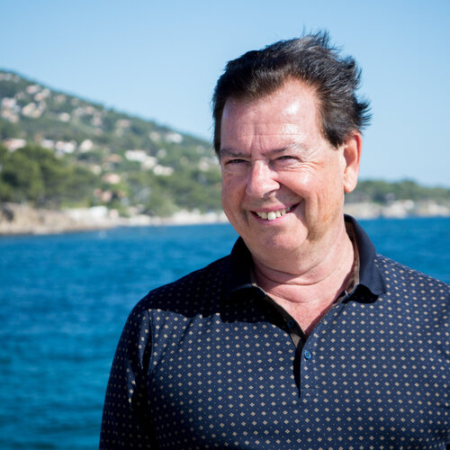 Follow Philippe Urbin on Select