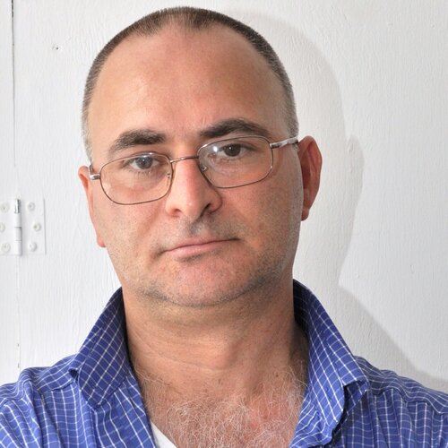 Follow Pietro Dell'Aversana on Select