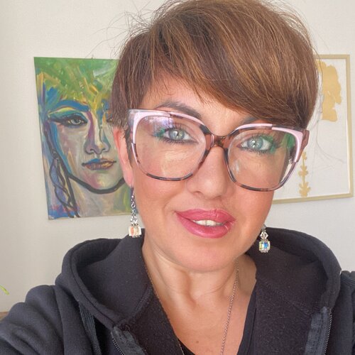 Follow katia cona vitello on Select
