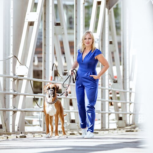 Follow Christine Marquardt on Select