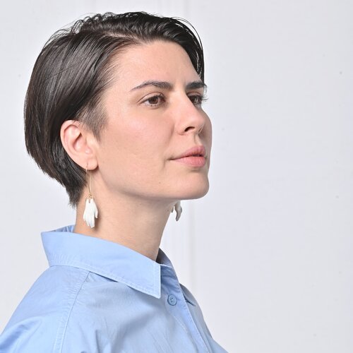 Follow Alexandra Stanciu on Select