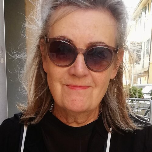 Follow Evelyn Marschall-Gebhard on Select