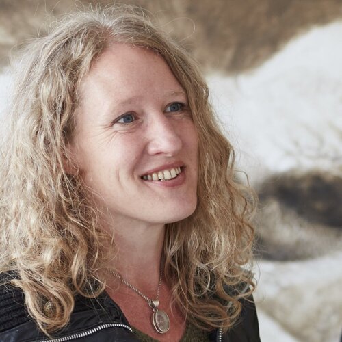 Follow Tanja Robisch on Select