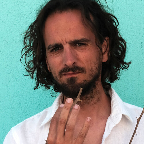 Follow Pablo Lara on Select