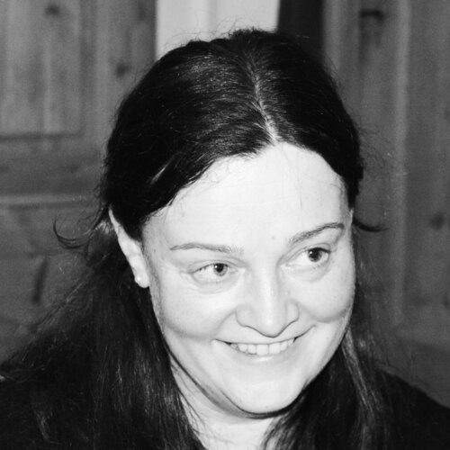 Follow Gudrun KARGL on Select