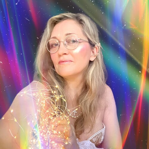 Follow Anne-Sophie A Bettembourg on Select