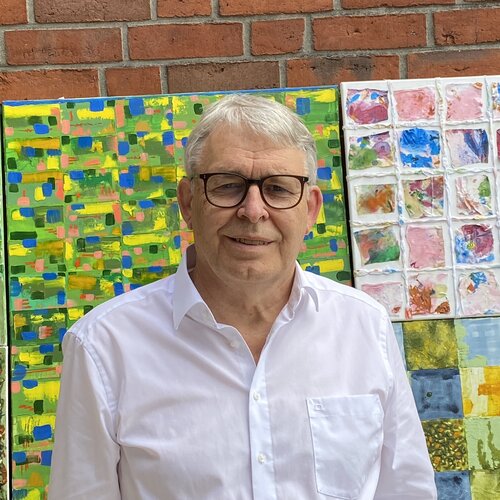 Follow Joerg Vollstedt on Select
