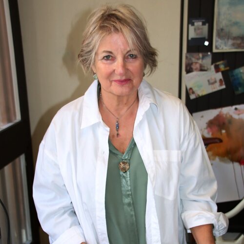 Follow Irmgard Risch on Select