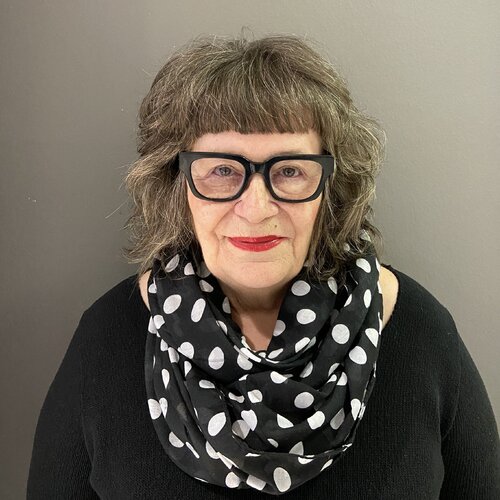 Follow Ruth Bucher on Select