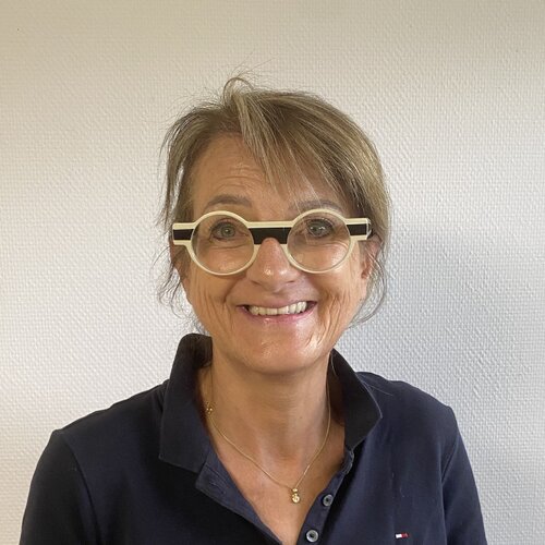 Follow Véronique Ball on Select
