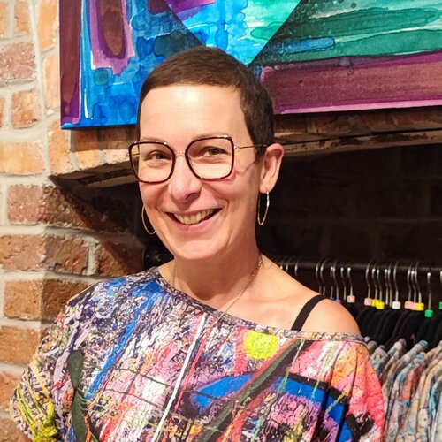 Follow Esther GARNEAU on Select