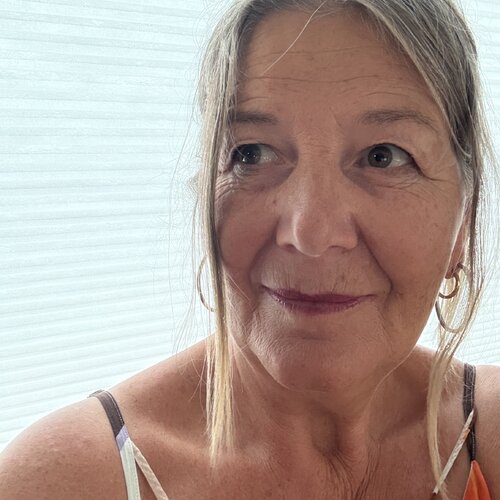 Follow Birgit Goetz on Select