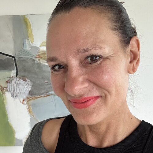 Follow Huanita Vidicek on Select