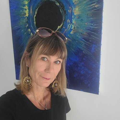 Follow Myriam Guillemeau on Select