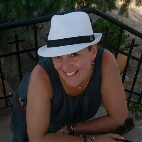 Follow ANKE NEUFING on Select