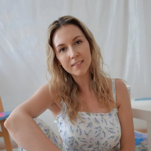 Follow Klaudia Sonas on Select