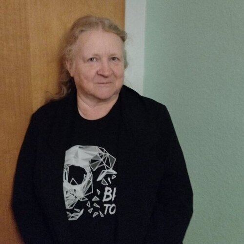 Follow Birgit FOX on Select