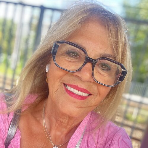 Follow Sylvie Pulur on Select