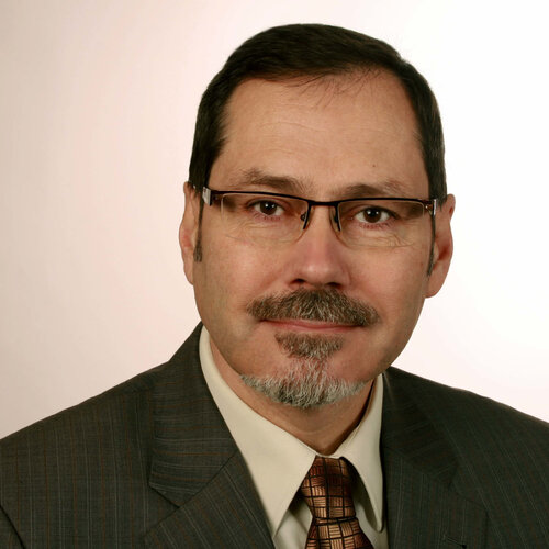 Follow Laszlo Toth on Select