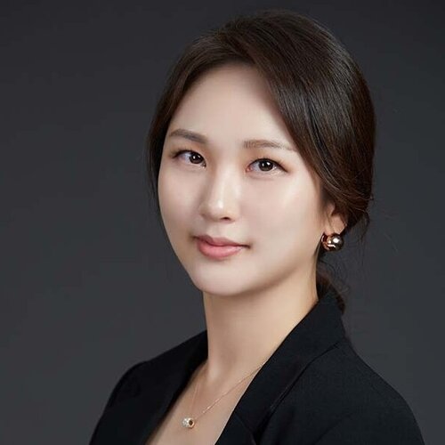 Follow Yejin Shin on Select