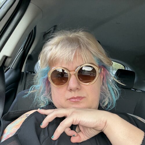 Follow Laura Buruiana on Select