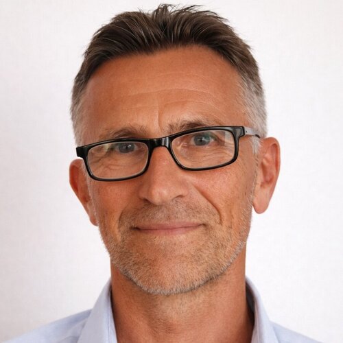 Follow cyril CICHY on Select