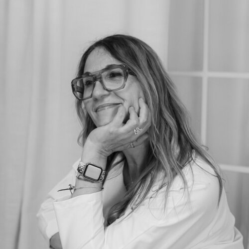 Follow Nathalie Peyrot on Select
