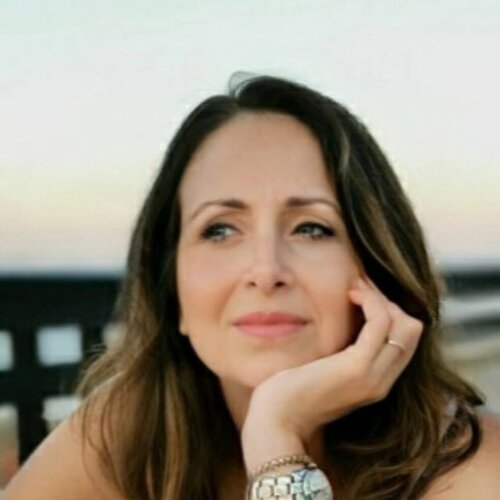 Follow Chiara Scala on Select