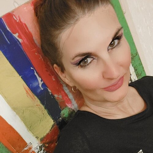 Follow Margarethe von Billow on Select