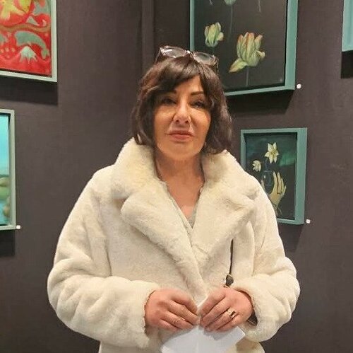 Follow NORA BOULESNANE on Select