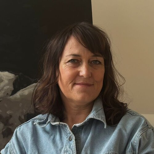 Follow Lorna Mousley on Select