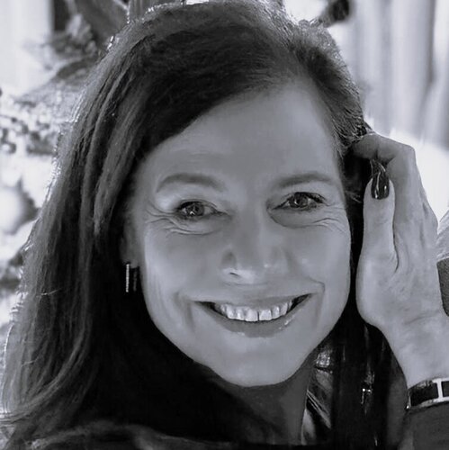 Follow Nathalie Van Helshoecht on Select