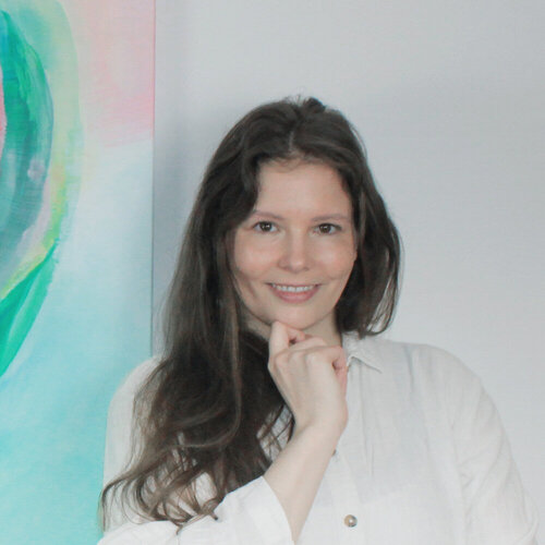Follow Sarah Hüttscher on Select