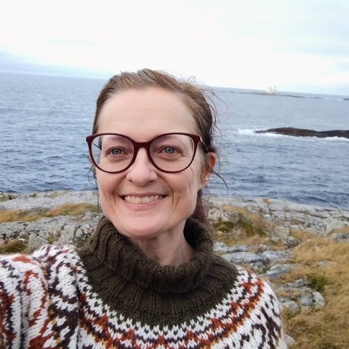 Follow Hanne Giacobbe Helleberg on Select