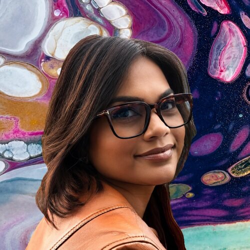 Follow Roma Finlinson on Select