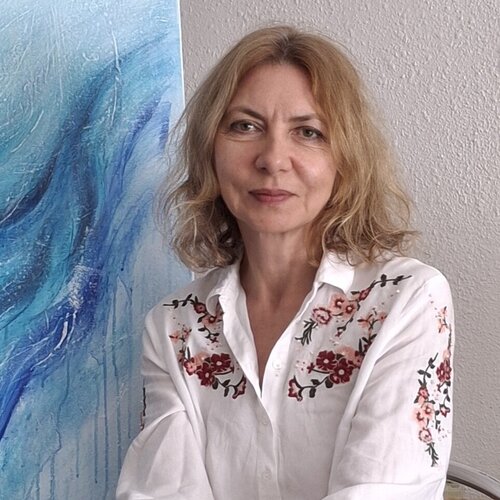 Follow Olga Abrakhimova on Select