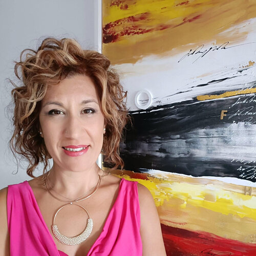 Follow Ivana Urso on Select