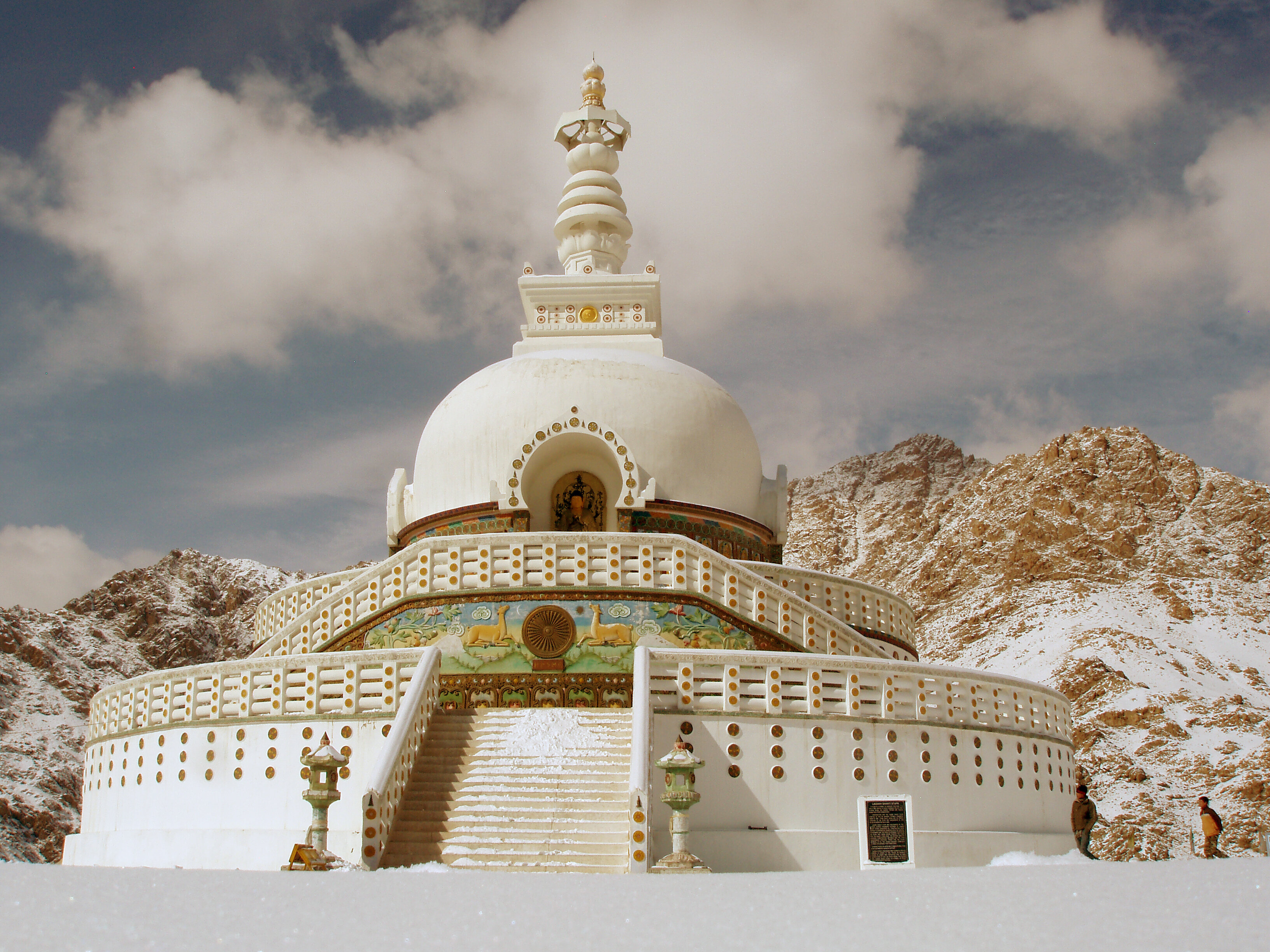 Shanti Stupa