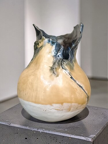 STUBBORN TRUTHS von Emilia Milcheva, Skulptur kaufen auf Select