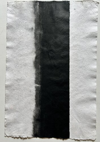 Inspiration durch Barnett Newman abstrakte Malerei auf handgeschöptem Büttenpapier von Thomas Peter Kausel, Malerei kaufen auf Select