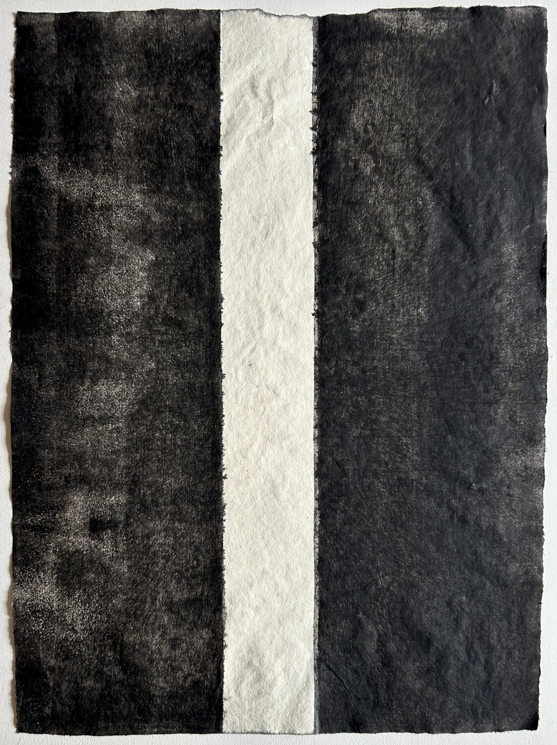 Inspiration durch Barnett Newman auf handgeschöpftem Büttenpapier Thomas Peter Kausel Original painting for sale