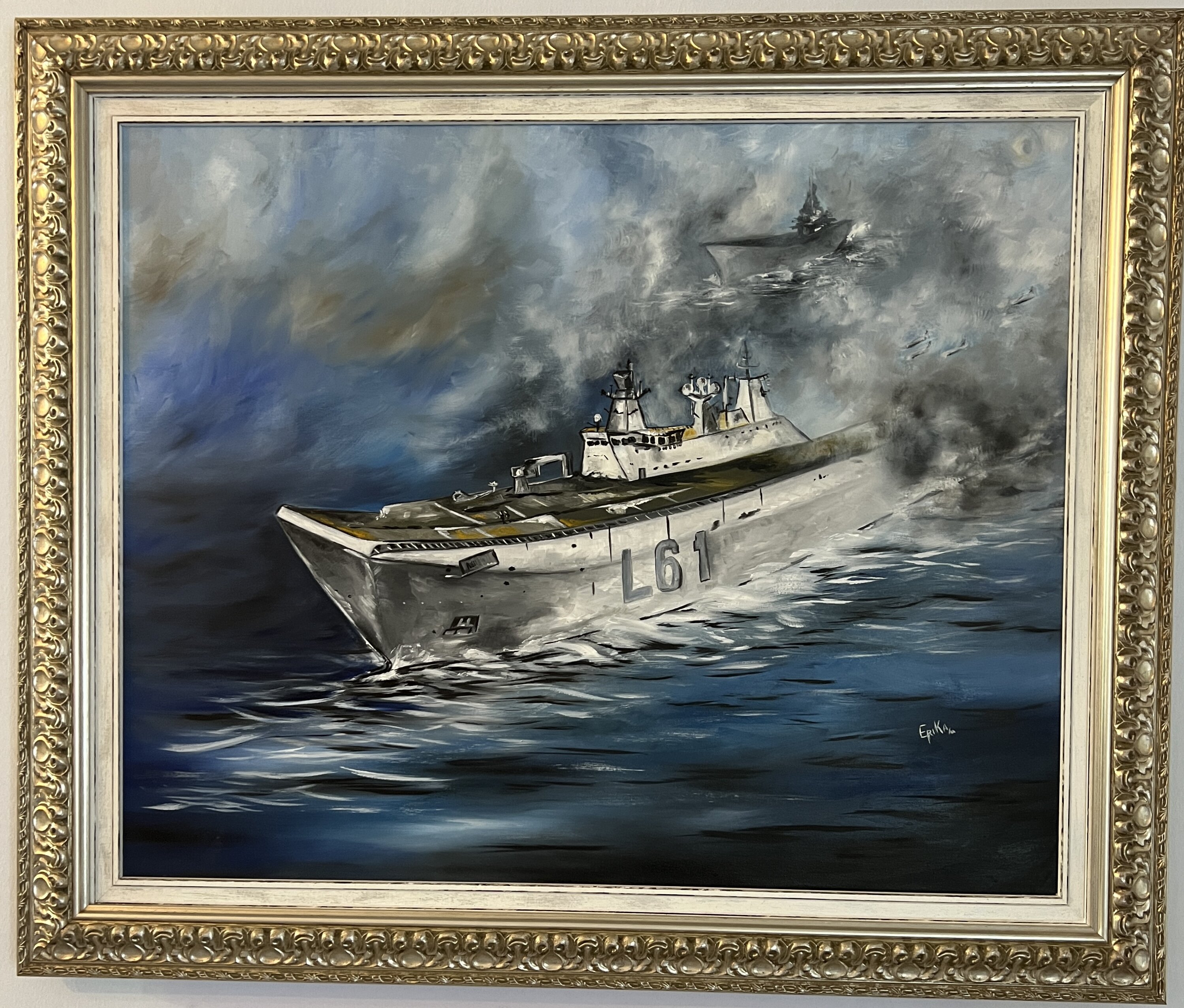 El LHD Juan Carlos l escoltado con una F-100