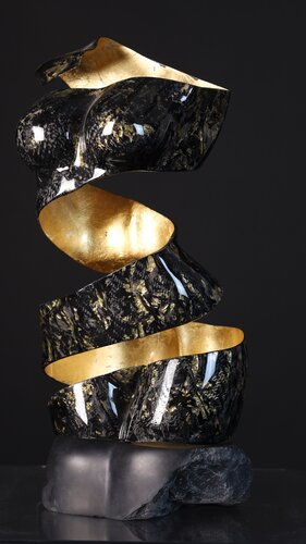 carbone girl von ROLAND DELSEMME, Skulptur kaufen auf Select